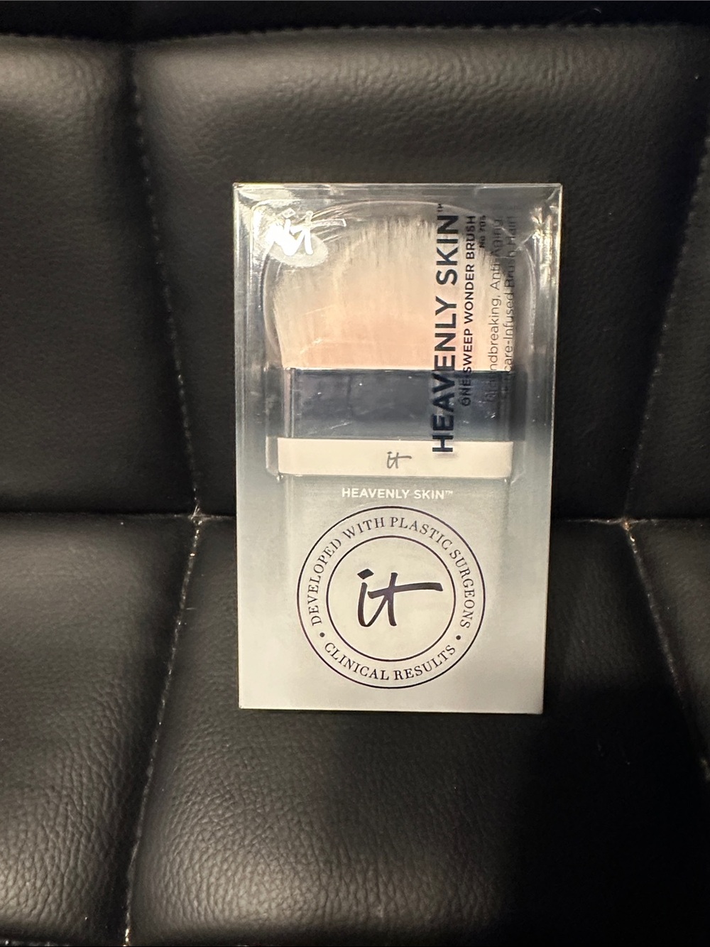 it cosmetics Heavenly Skin Brush in White and Silver Packaging